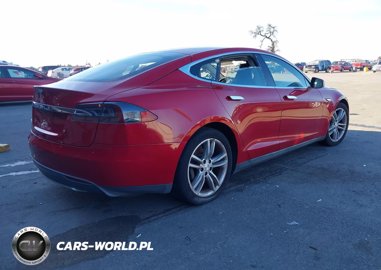 2013 Tesla Model S VIN:5YJSA1AC3DFP10926 - 4