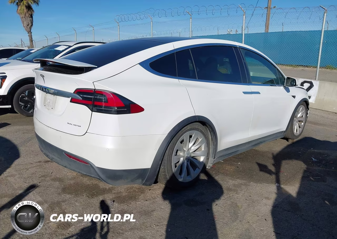 2021 Tesla Model X Long Range Dual Motor All-Wheel Drive-Long Range Plus Dual Motor All-Wheel Drive VIN:5YJXCDE27MF323668 - 4