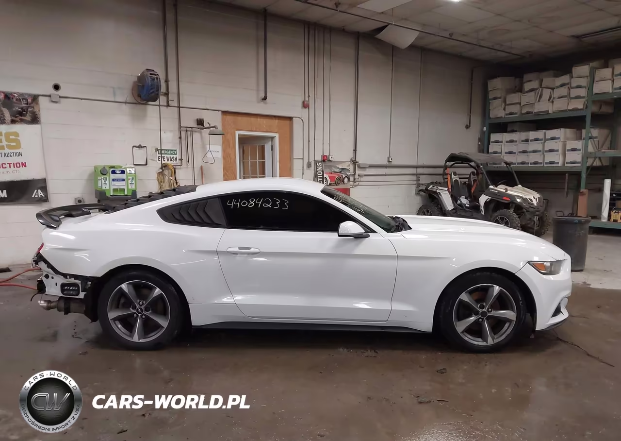 2015 Ford Mustang V6 VIN:1FA6P8AM0F5352423 - 14