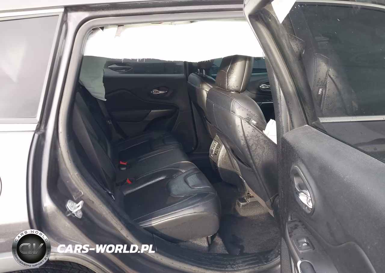 2020 Jeep Cherokee Latitude Plus 4X4 VIN:1C4PJMLB0LD590553 - 8