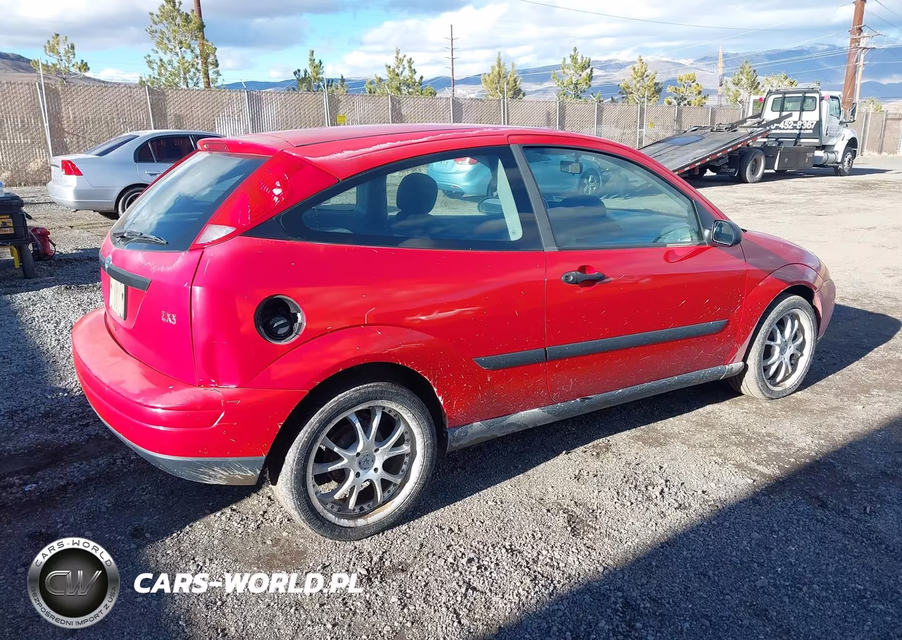 2000 Ford Focus Zx3 VIN:3FAFP3130YR203262 - 4