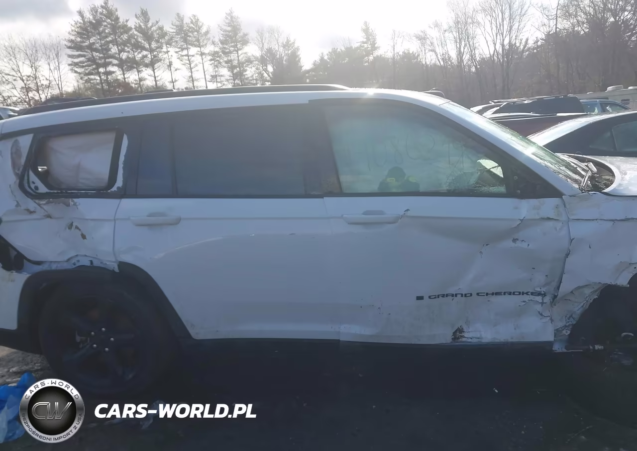 2025 Jeep Grand Cherokee L Altitude X 4X4 VIN:1C4RJKAG1S8683195 - 13