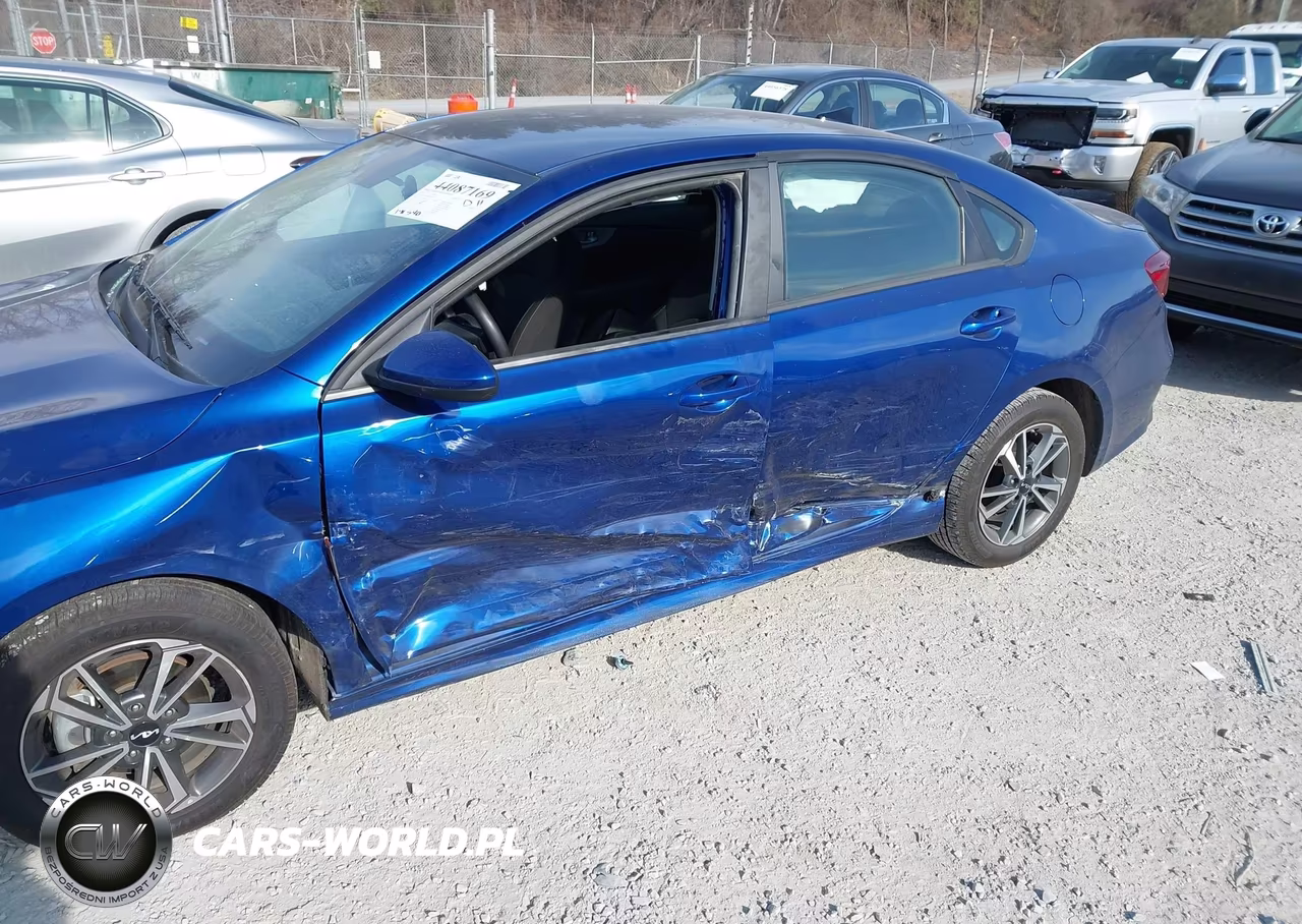 2023 Kia Forte Lxs VIN:3KPF24AD7PE519514 - 6