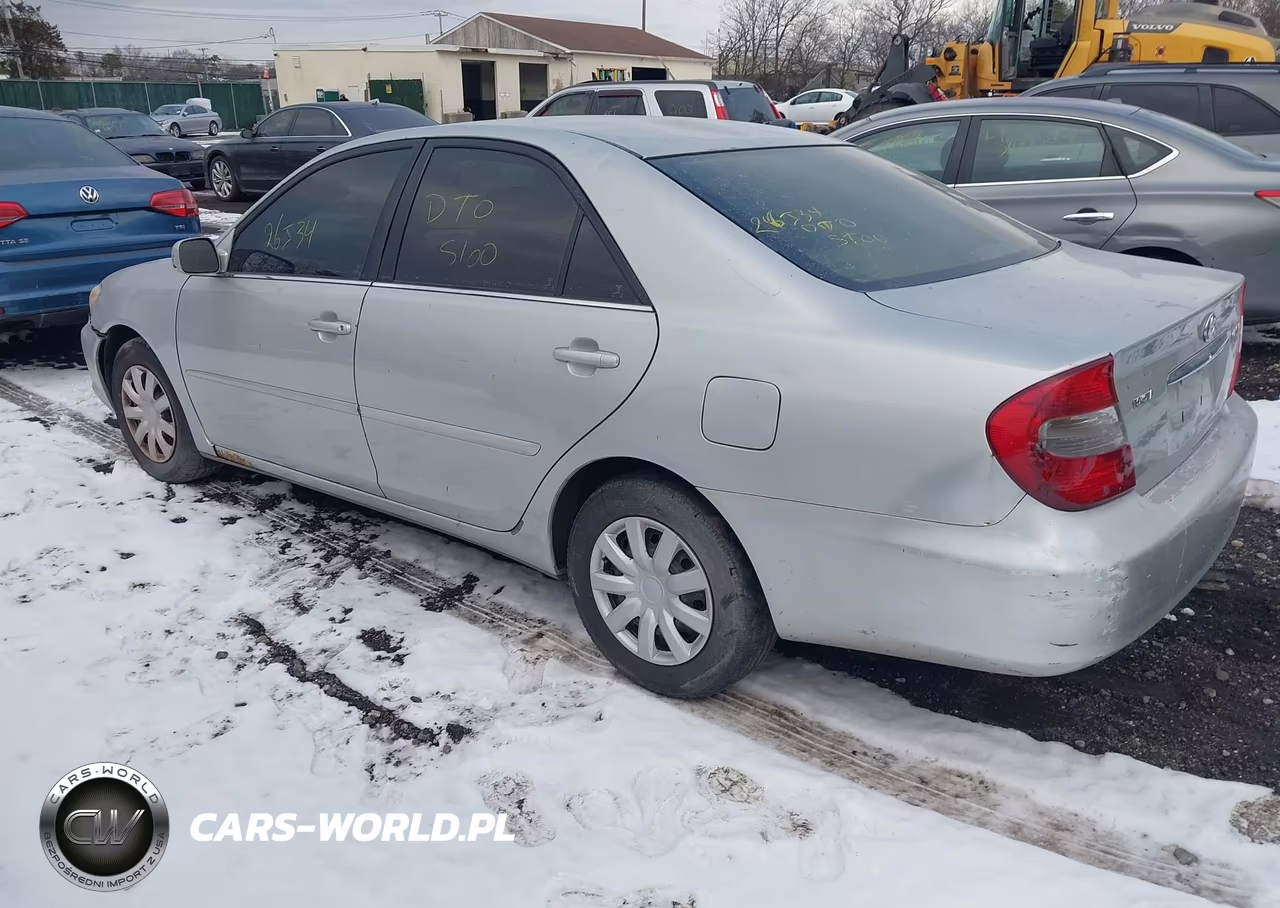 2002 Toyota Camry Le VIN:4T1BE32K22U089104 - 3