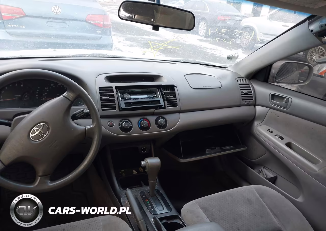 2002 Toyota Camry Le VIN:4T1BE32K22U089104 - 8