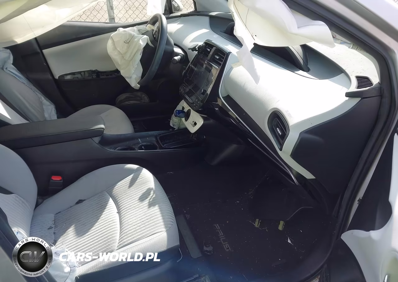 2017 Toyota Prius Two VIN:JTDKBRFUXH3574973 - 5