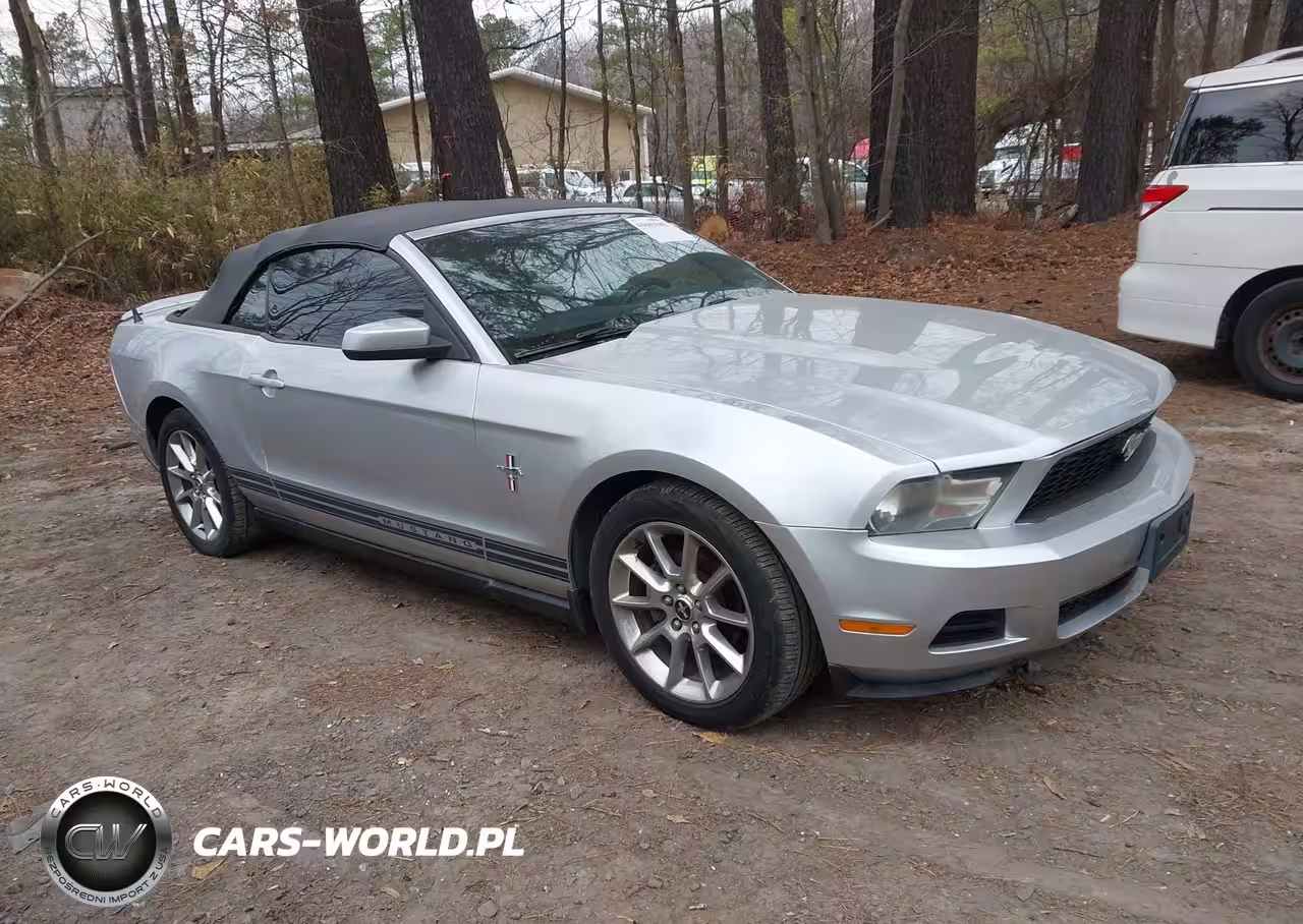 2010 Ford Mustang V6-V6 Premium