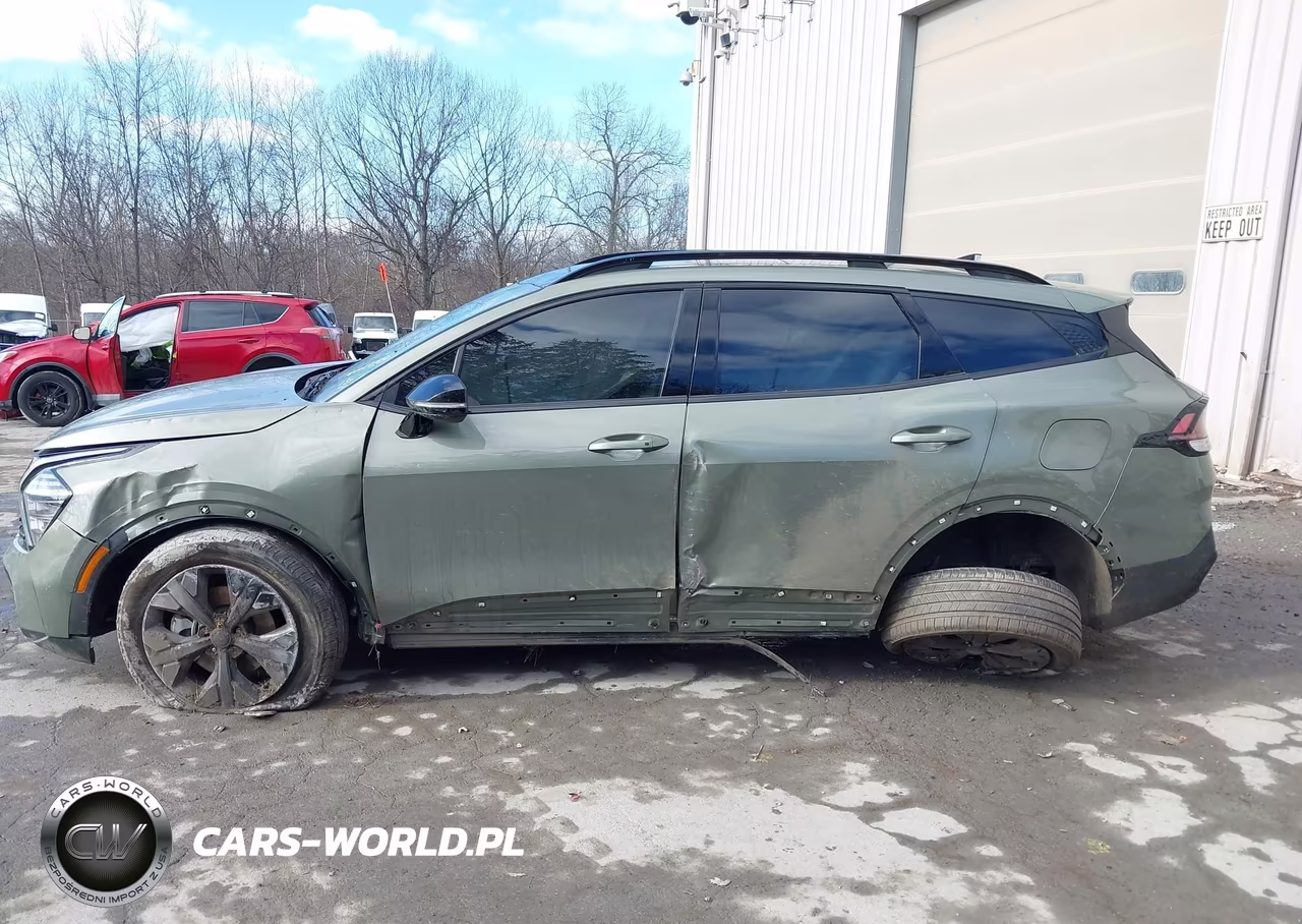 2025 Kia Sportage Plug-In Hybrid X-Line VIN:KNDPYDDH1S7253529 - 14