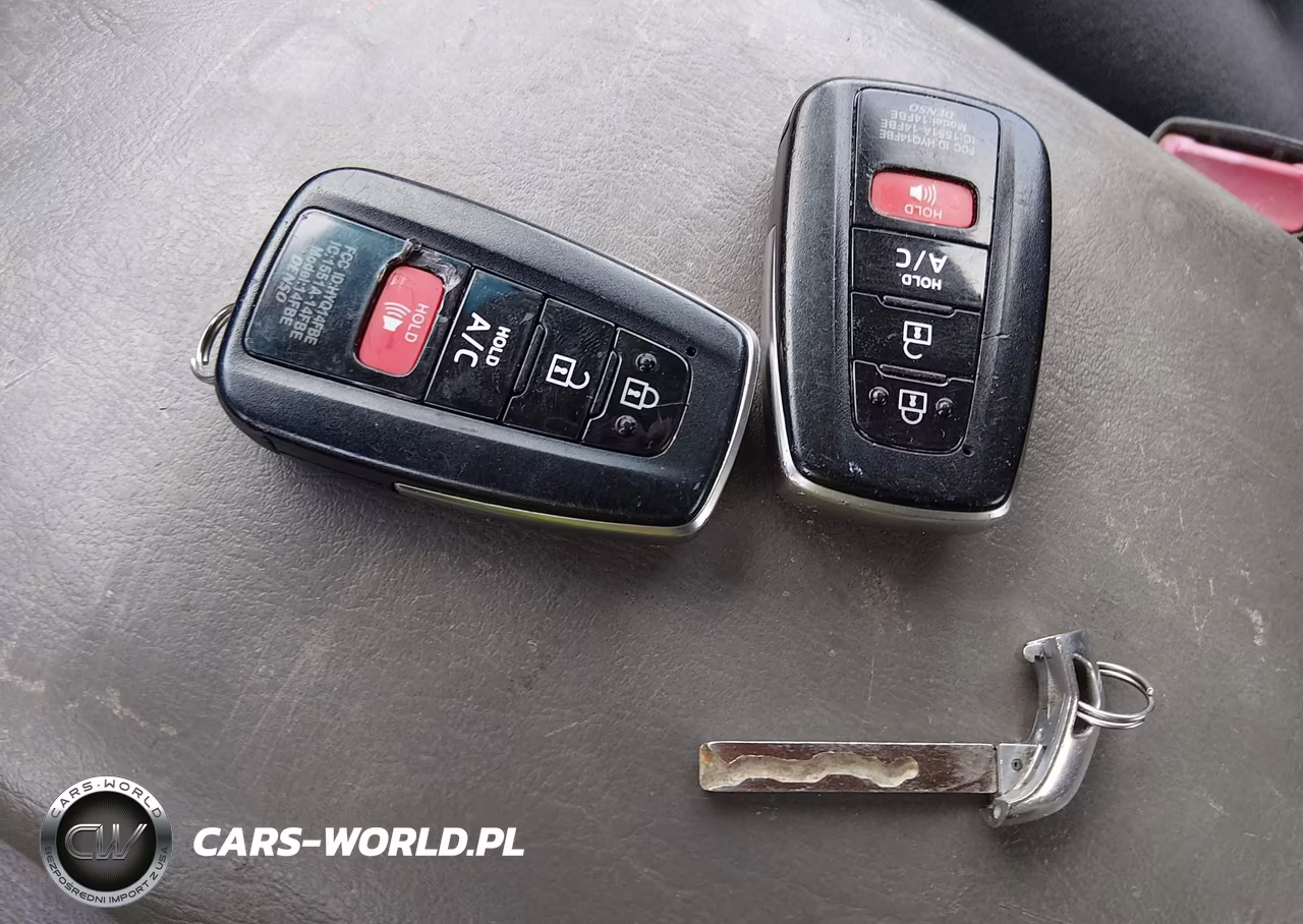 2018 Toyota Prius Prime VIN:JTDKARFP0J3078938 - 11