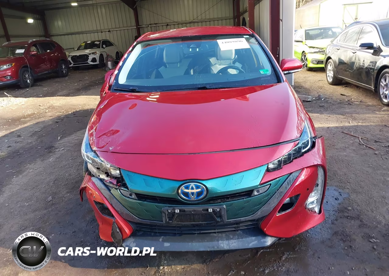2018 Toyota Prius Prime VIN:JTDKARFP0J3078938 - 12