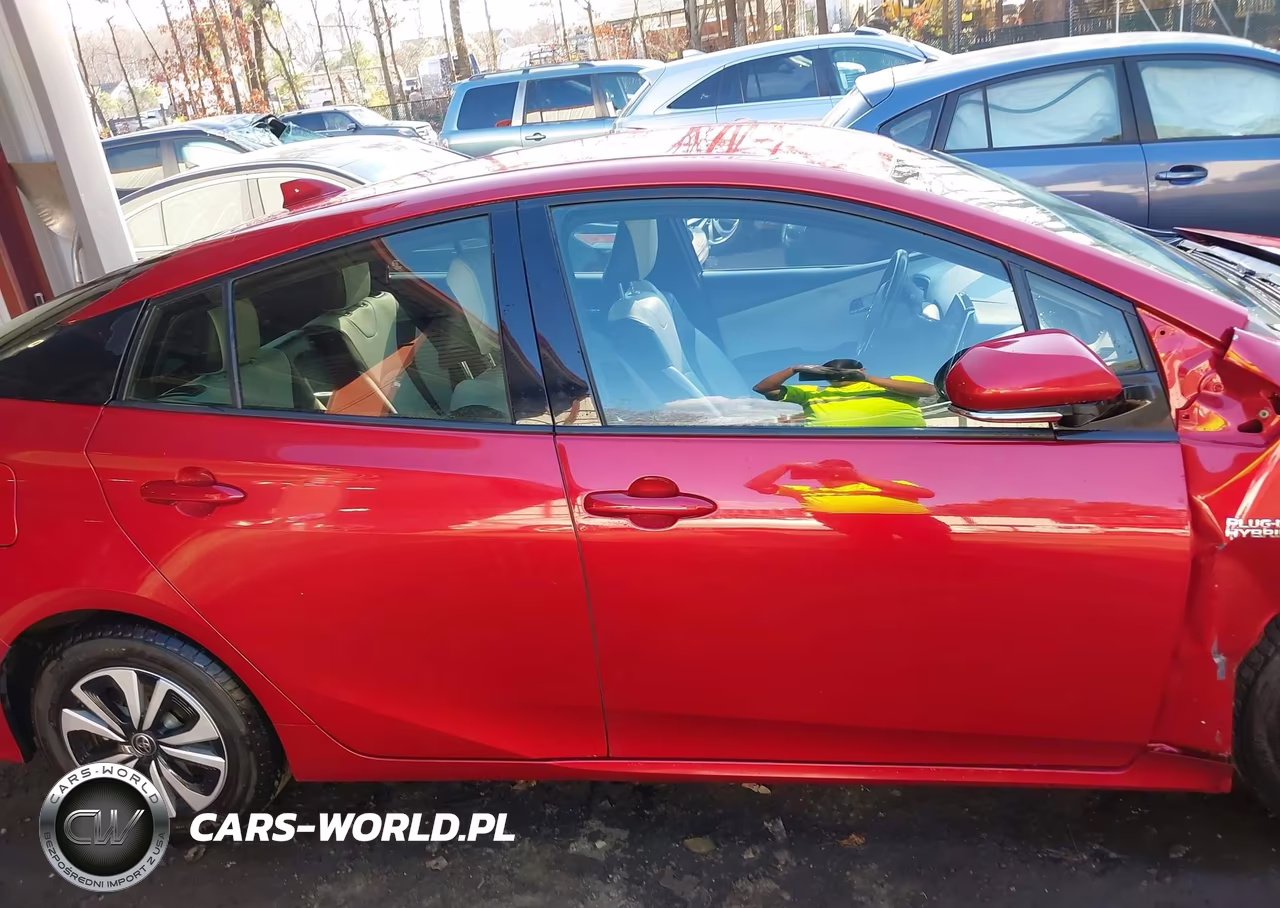 2018 Toyota Prius Prime VIN:JTDKARFP0J3078938 - 13