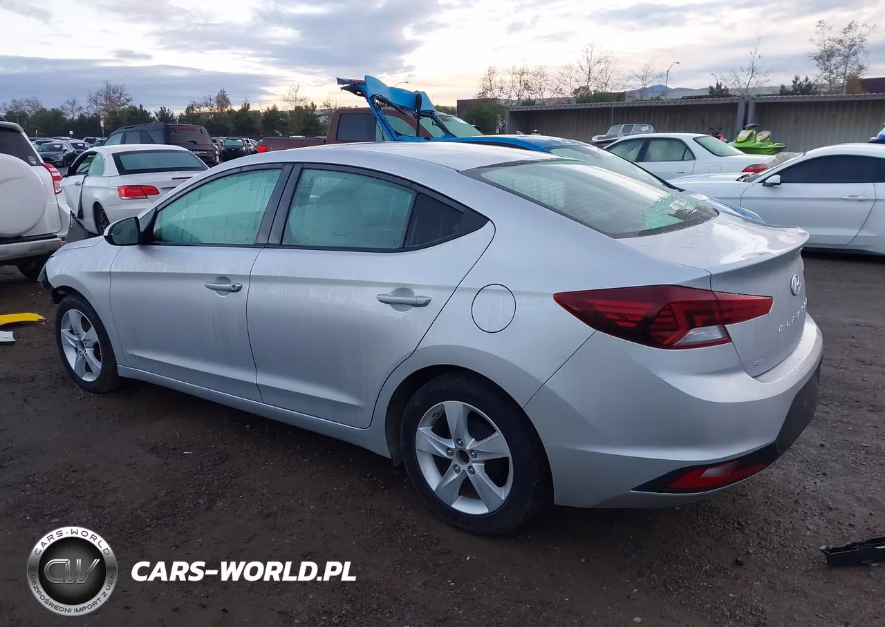 2019 Hyundai Elantra Se VIN:5NPD74LF0KH496637 - 3