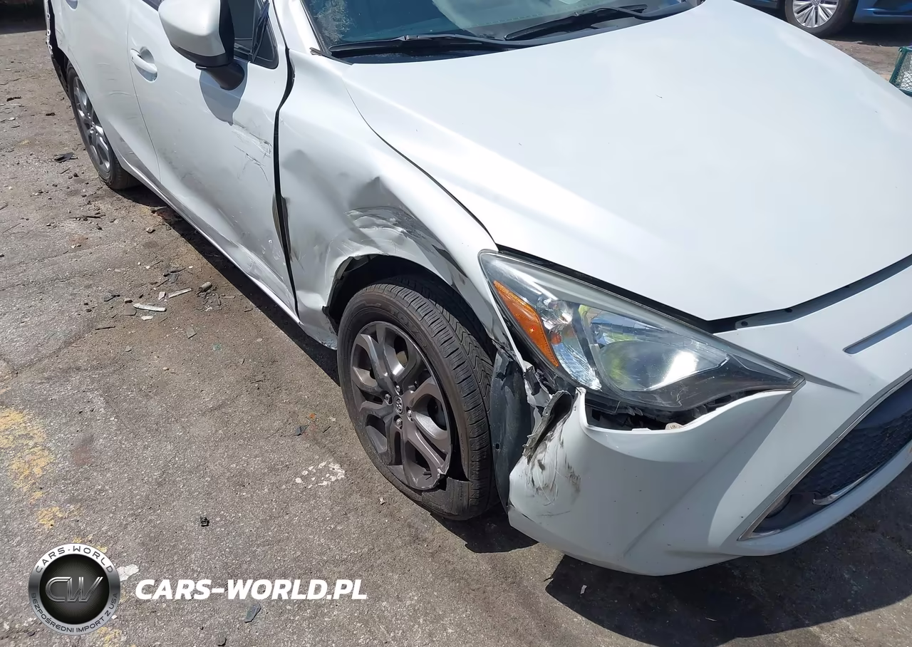 2019 Toyota Yaris Le VIN:3MYDLBYV7KY509419 - 11