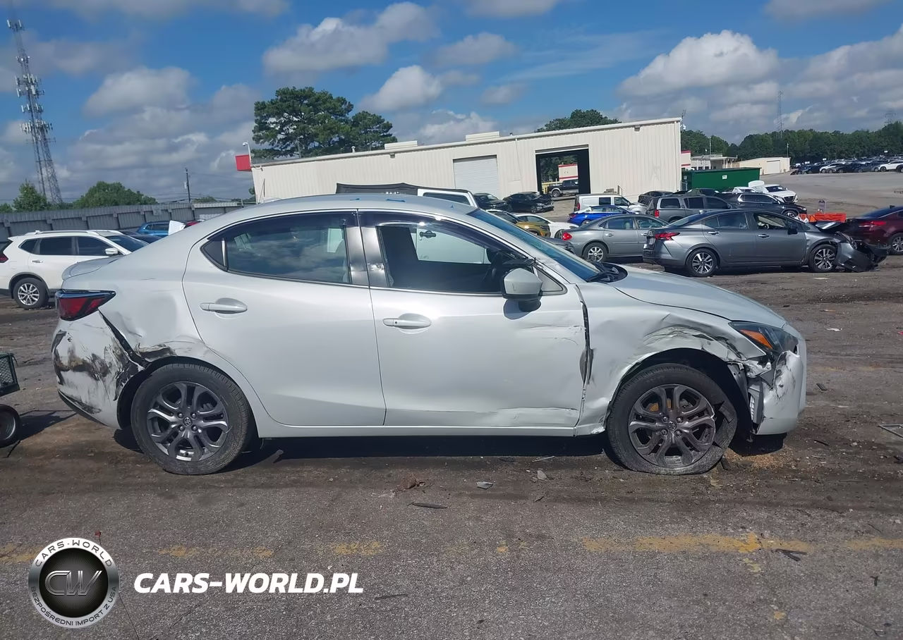 2019 Toyota Yaris Le VIN:3MYDLBYV7KY509419 - 13