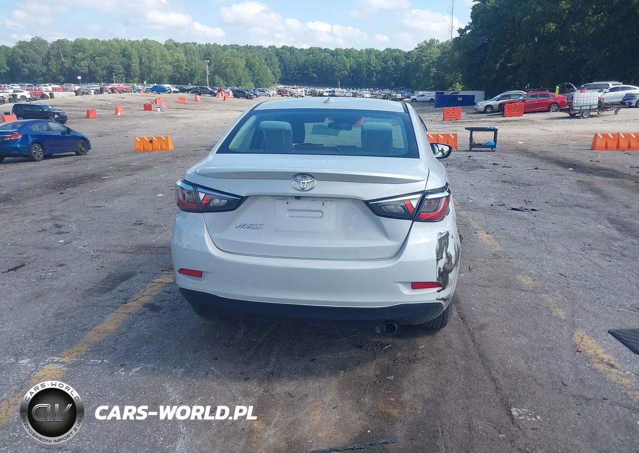 2019 Toyota Yaris Le VIN:3MYDLBYV7KY509419 - 16