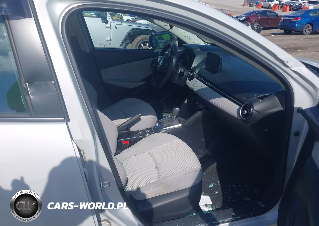 2019 Toyota Yaris Le VIN:3MYDLBYV7KY509419 - 5