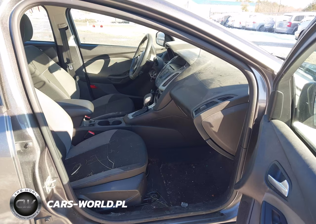 2014 Ford Focus Se VIN:1FADP3F21EL434592 - 5