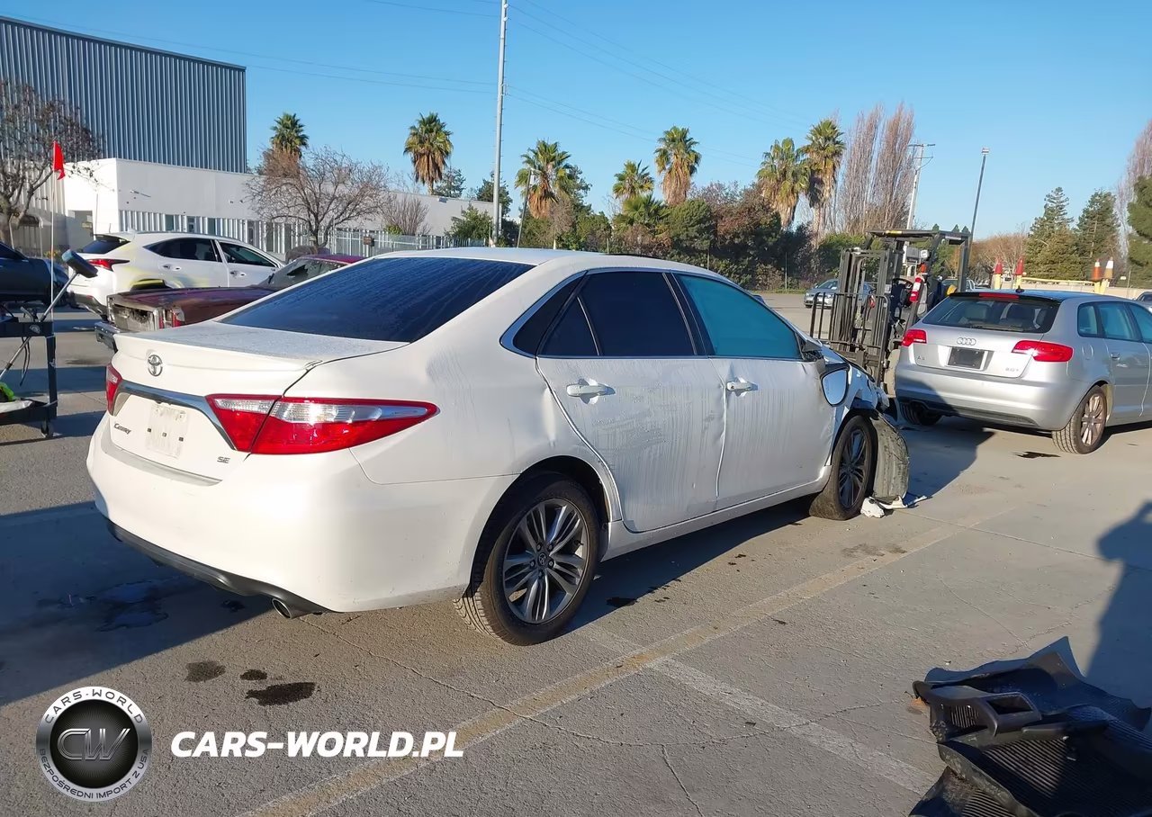 2017 Toyota Camry Se VIN:4T1BF1FK3HU409163 - 4