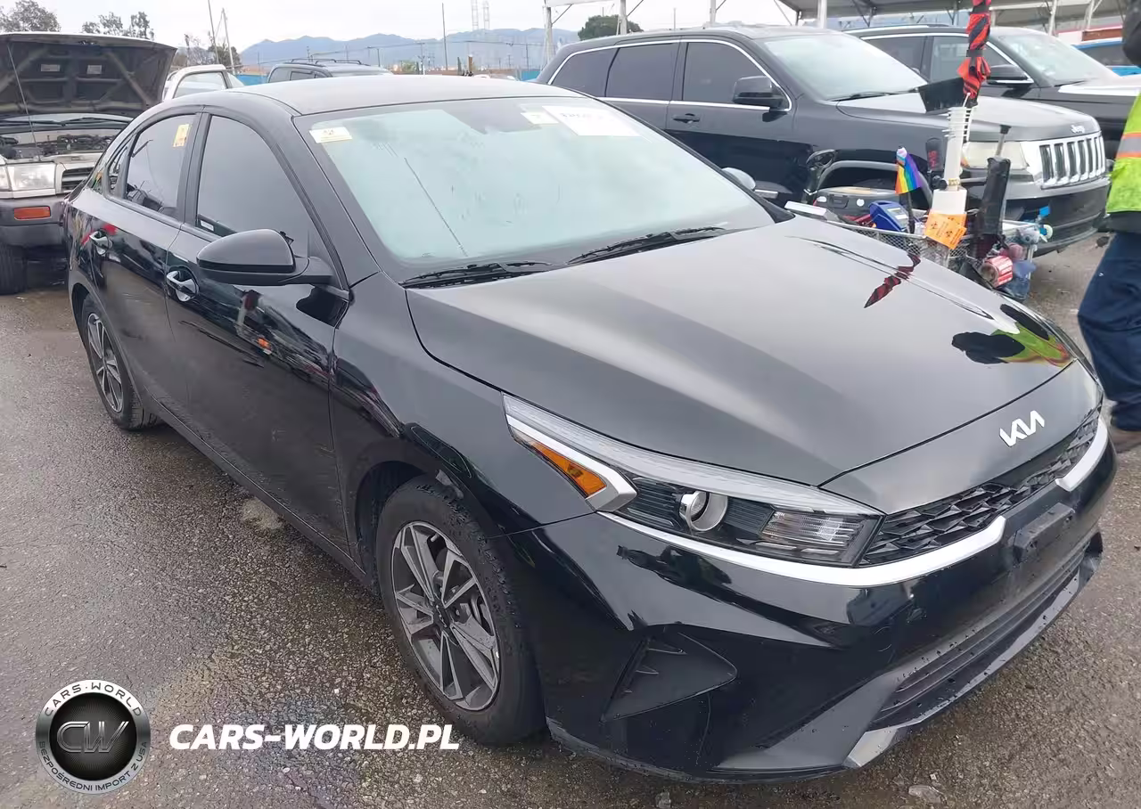 2024 Kia Forte Lxs