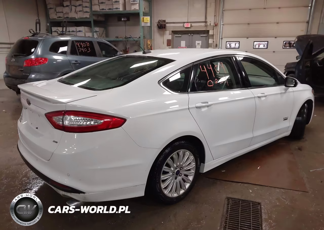 2016 Ford Fusion Energi Se Luxury VIN:3FA6P0PU6GR401664 - 4
