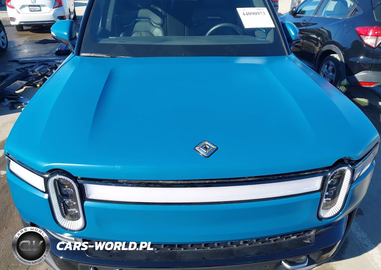 2022 Rivian R1T Adventure VIN:7FCTGAAA4NN010721 - 10