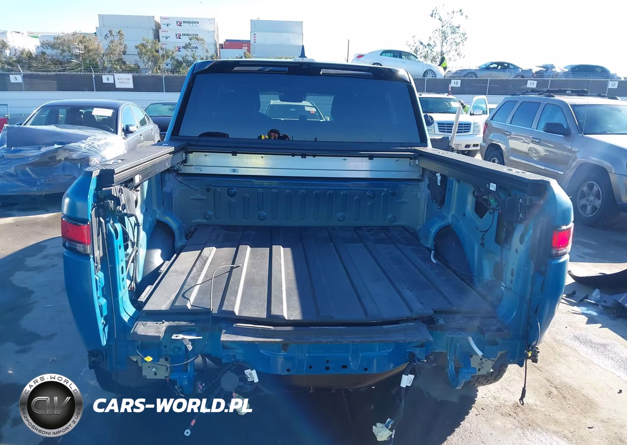 2022 Rivian R1T Adventure VIN:7FCTGAAA4NN010721 - 17