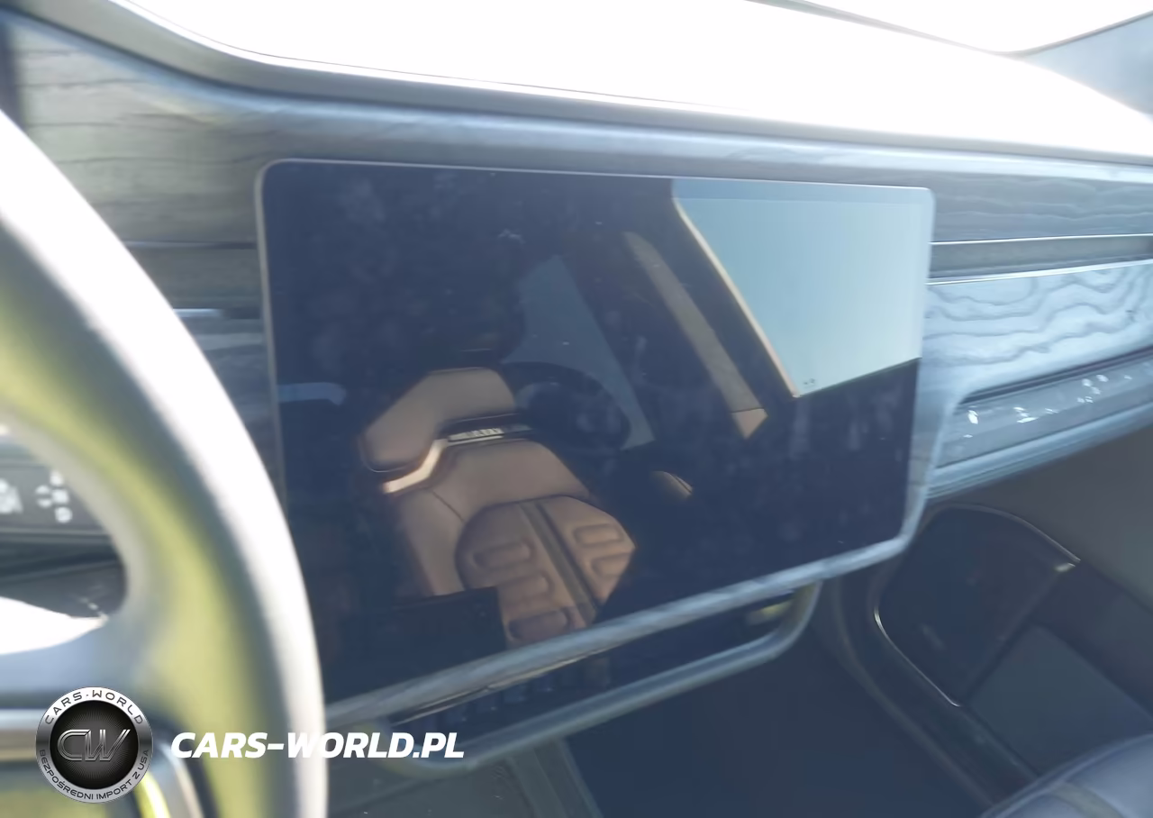 2022 Rivian R1T Adventure VIN:7FCTGAAA4NN010721 - 18