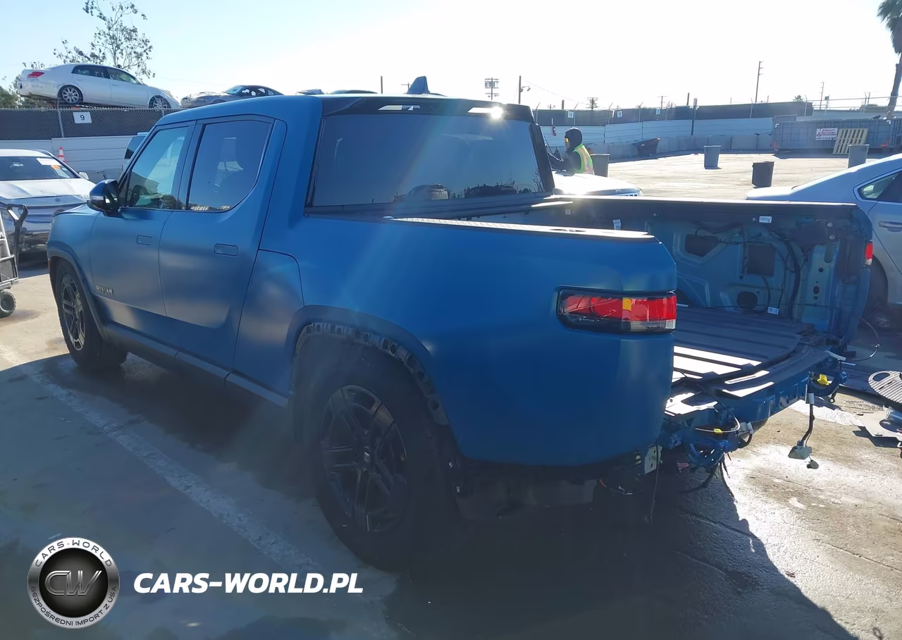 2022 Rivian R1T Adventure VIN:7FCTGAAA4NN010721 - 3