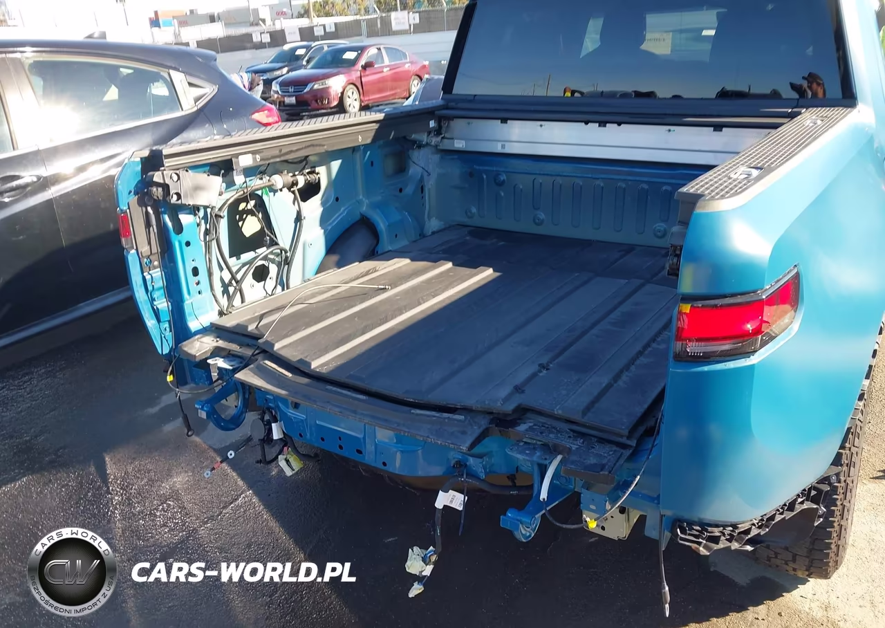 2022 Rivian R1T Adventure VIN:7FCTGAAA4NN010721 - 6