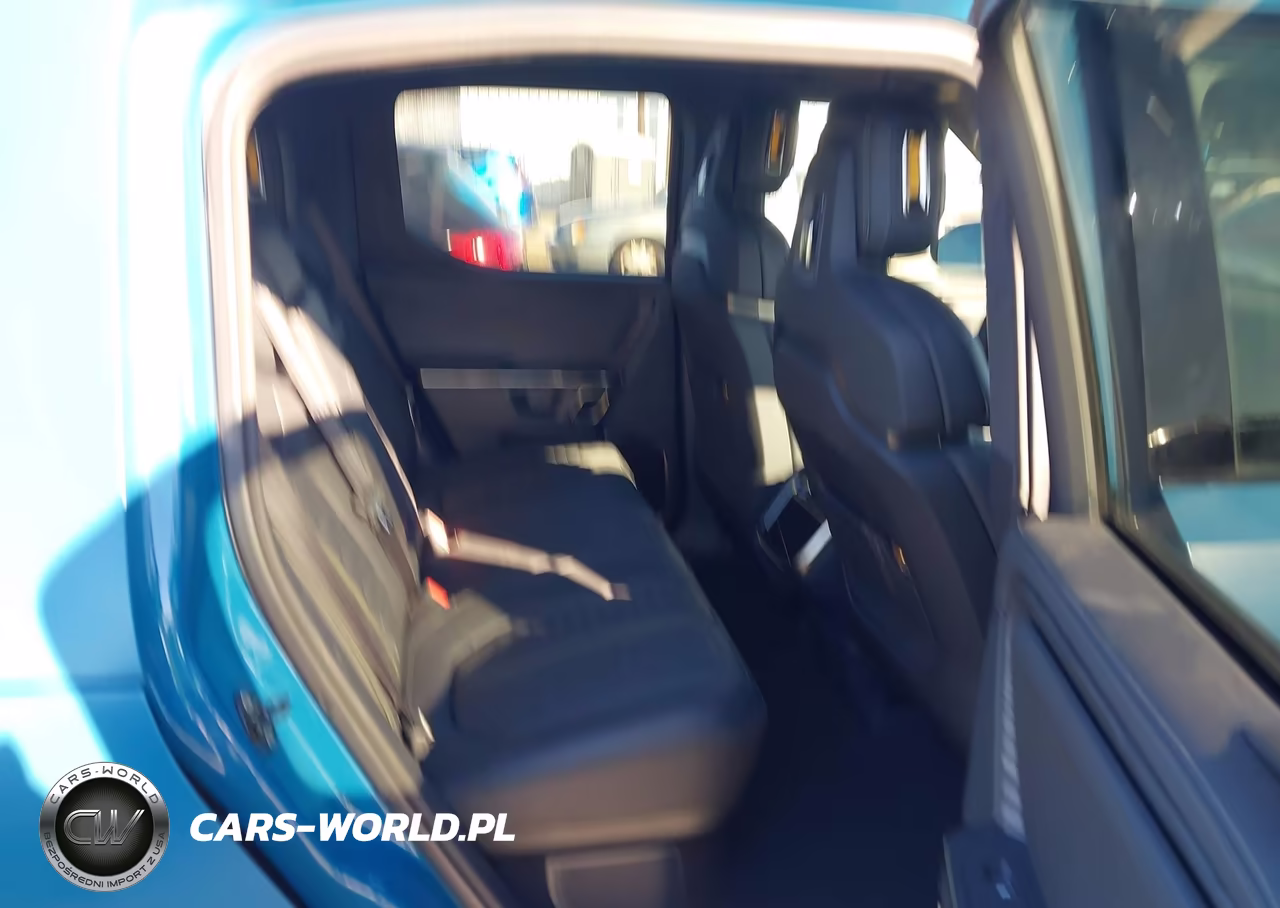 2022 Rivian R1T Adventure VIN:7FCTGAAA4NN010721 - 8