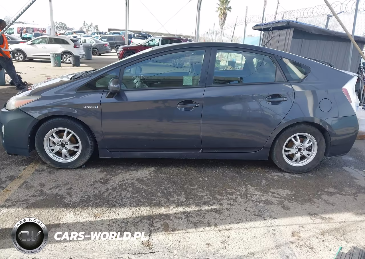 2011 Toyota Prius Two VIN:JTDKN3DU7B1421977 - 14