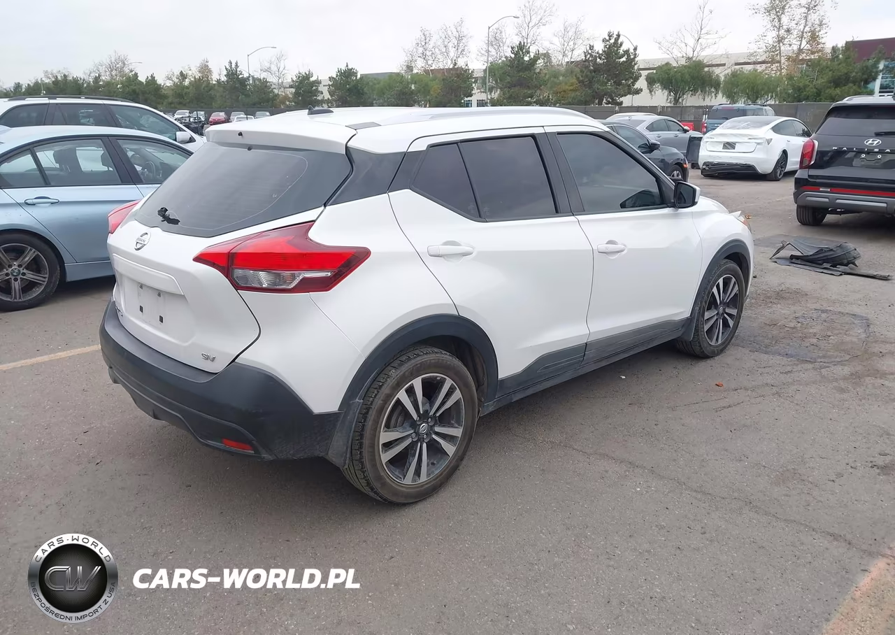 2019 Nissan Kicks Sv VIN:3N1CP5CU4KL534017 - 4