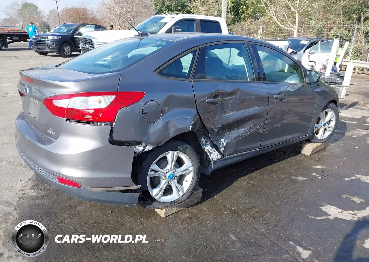 2013 Ford Focus Se VIN:1FADP3F20DL279354 - 4