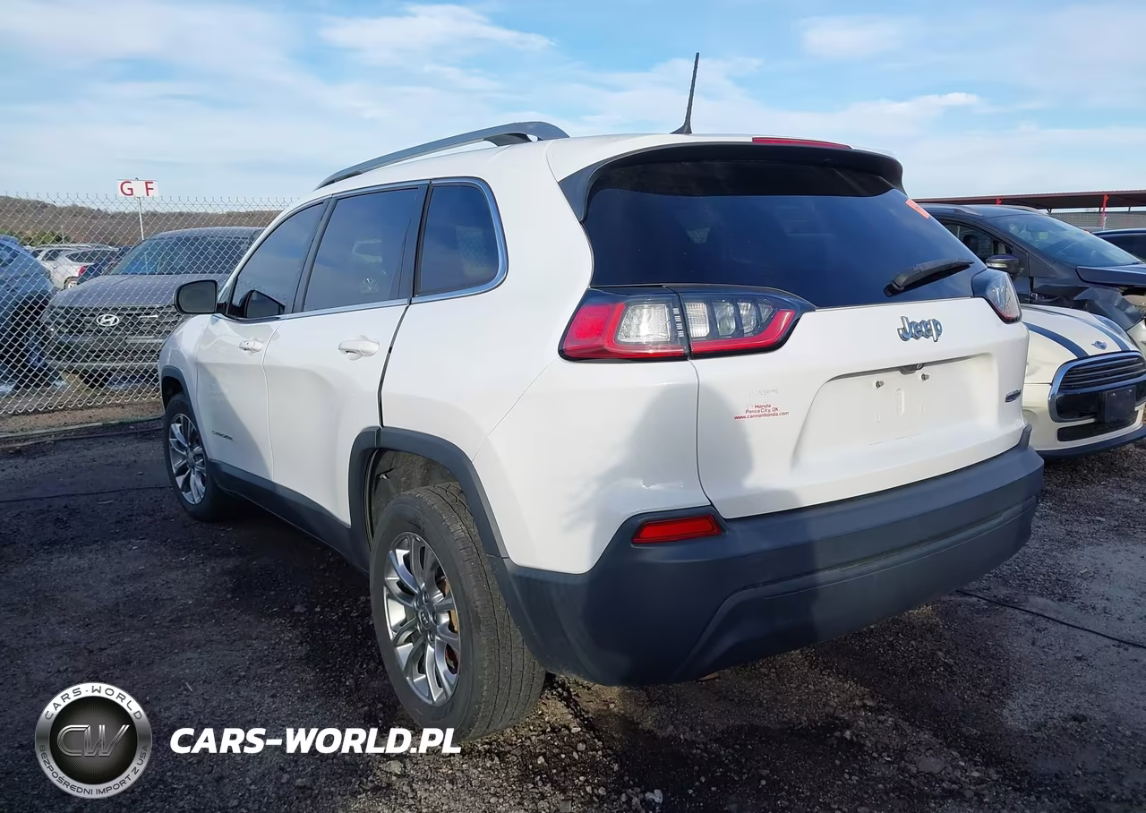 2019 Jeep Cherokee Latitude Plus Fwd VIN:1C4PJLLB3KD204989 - 3