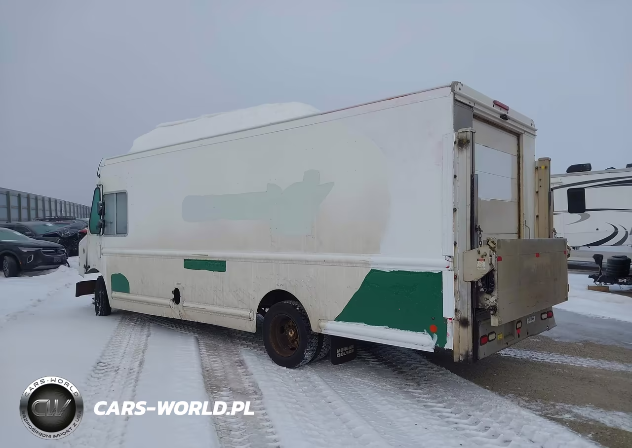 2010 Freightliner Chassis M Line Walk-In Van VIN:4UZAAPDU5ACAS1528 - 3