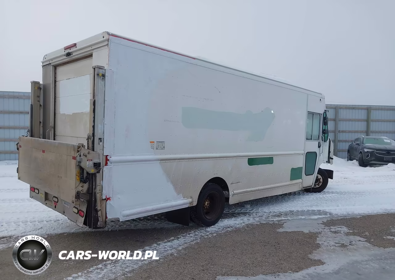 2010 Freightliner Chassis M Line Walk-In Van VIN:4UZAAPDU5ACAS1528 - 4