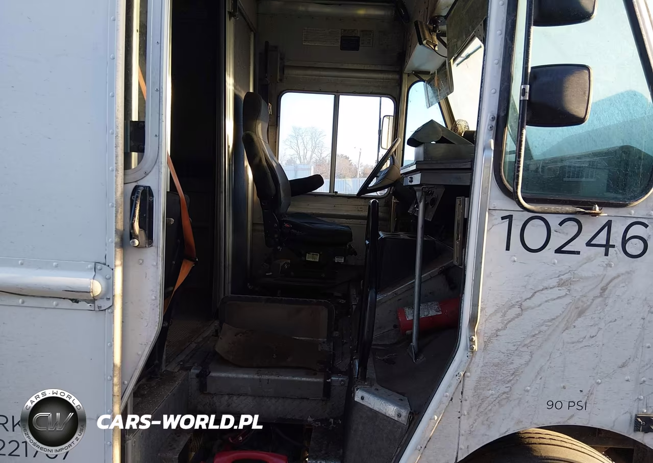 2010 Freightliner Chassis M Line Walk-In Van VIN:4UZAAPDU5ACAS1528 - 6