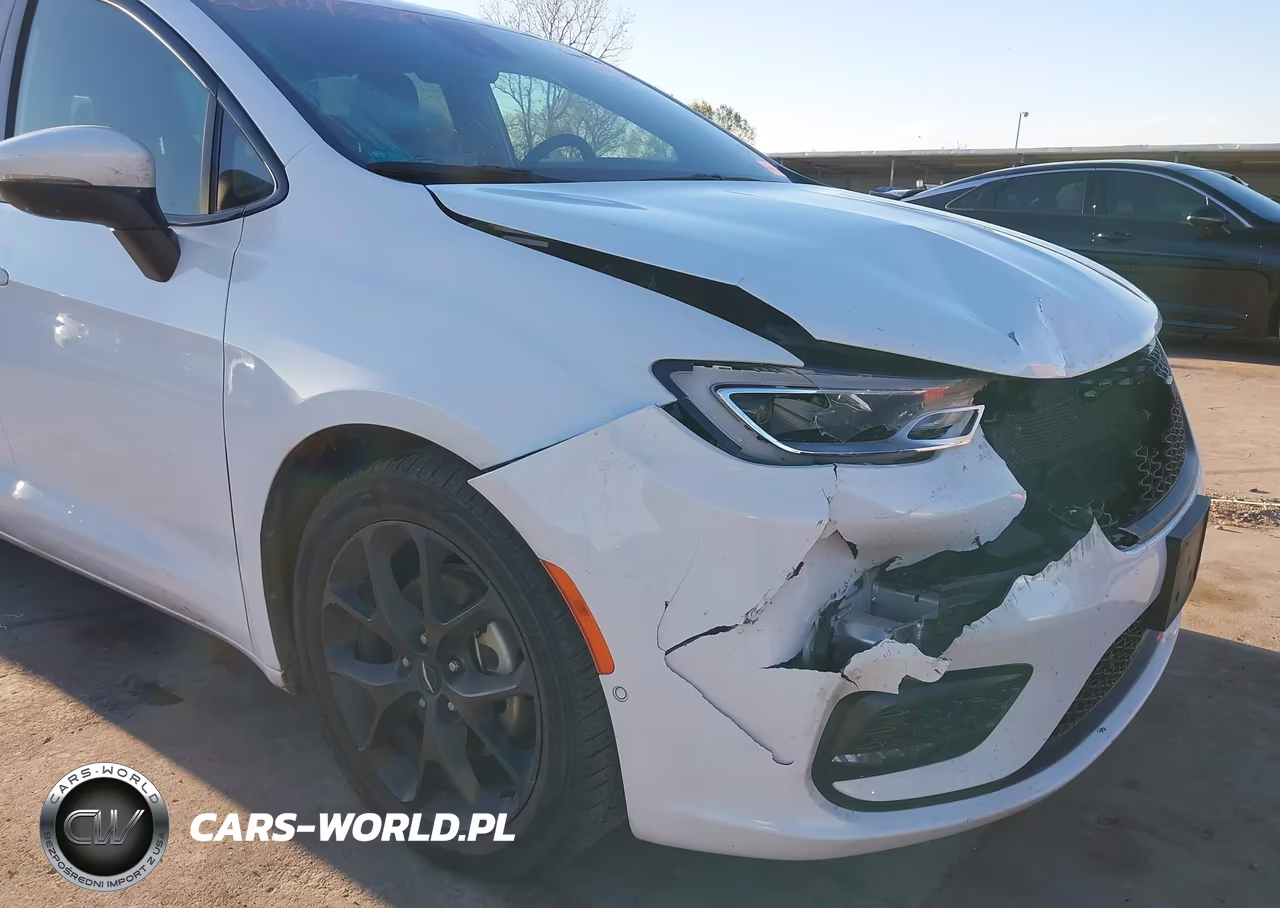 2023 Chrysler Pacifica Touring L VIN:2C4RC1BG7PR629382 - 6