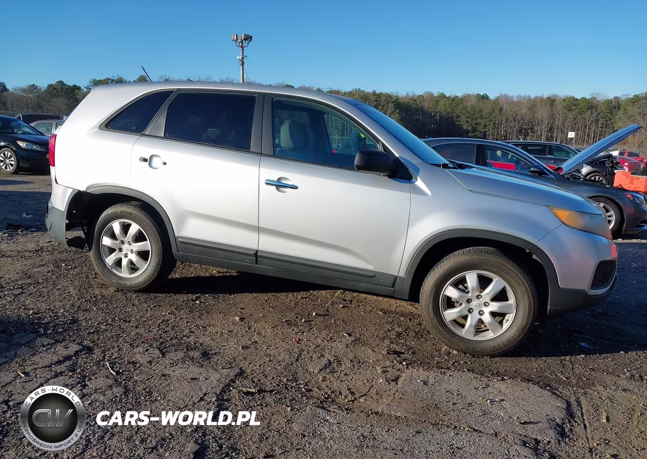 2011 Kia Sorento VIN:5XYKT3A10BG153015 - 14