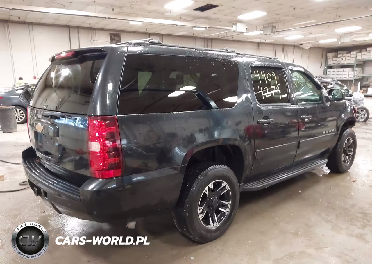 2013 Chevrolet Suburban 1500 Lt VIN:1GNSKJE79DR189903 - 4