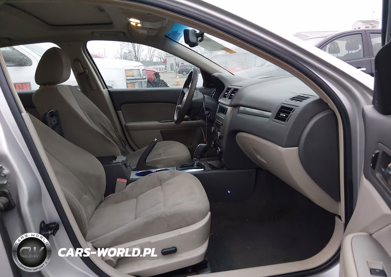 2010 Ford Fusion Hybrid VIN:3FADP0L34AR144693 - 5