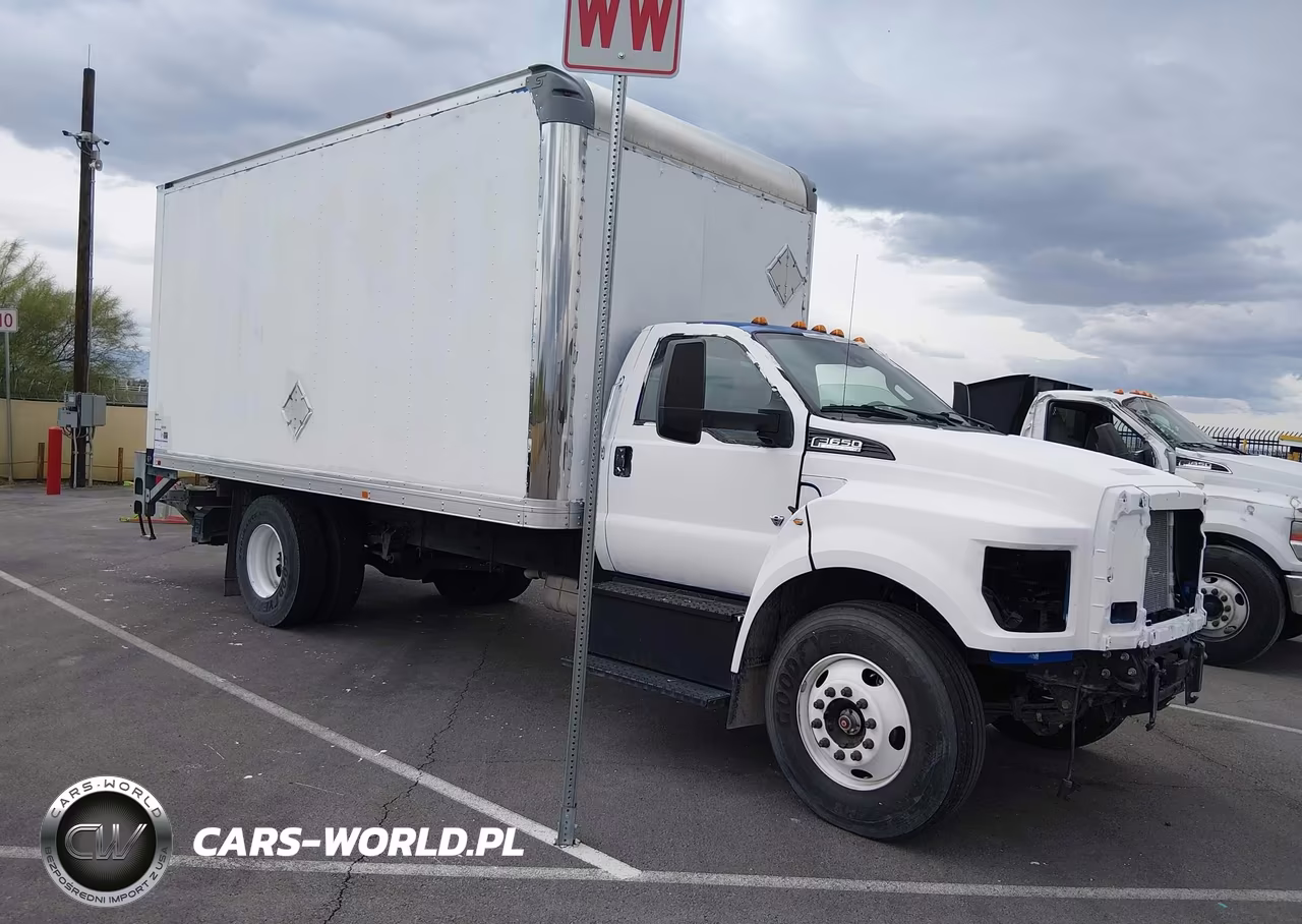 2021 Ford F-650 Gas
