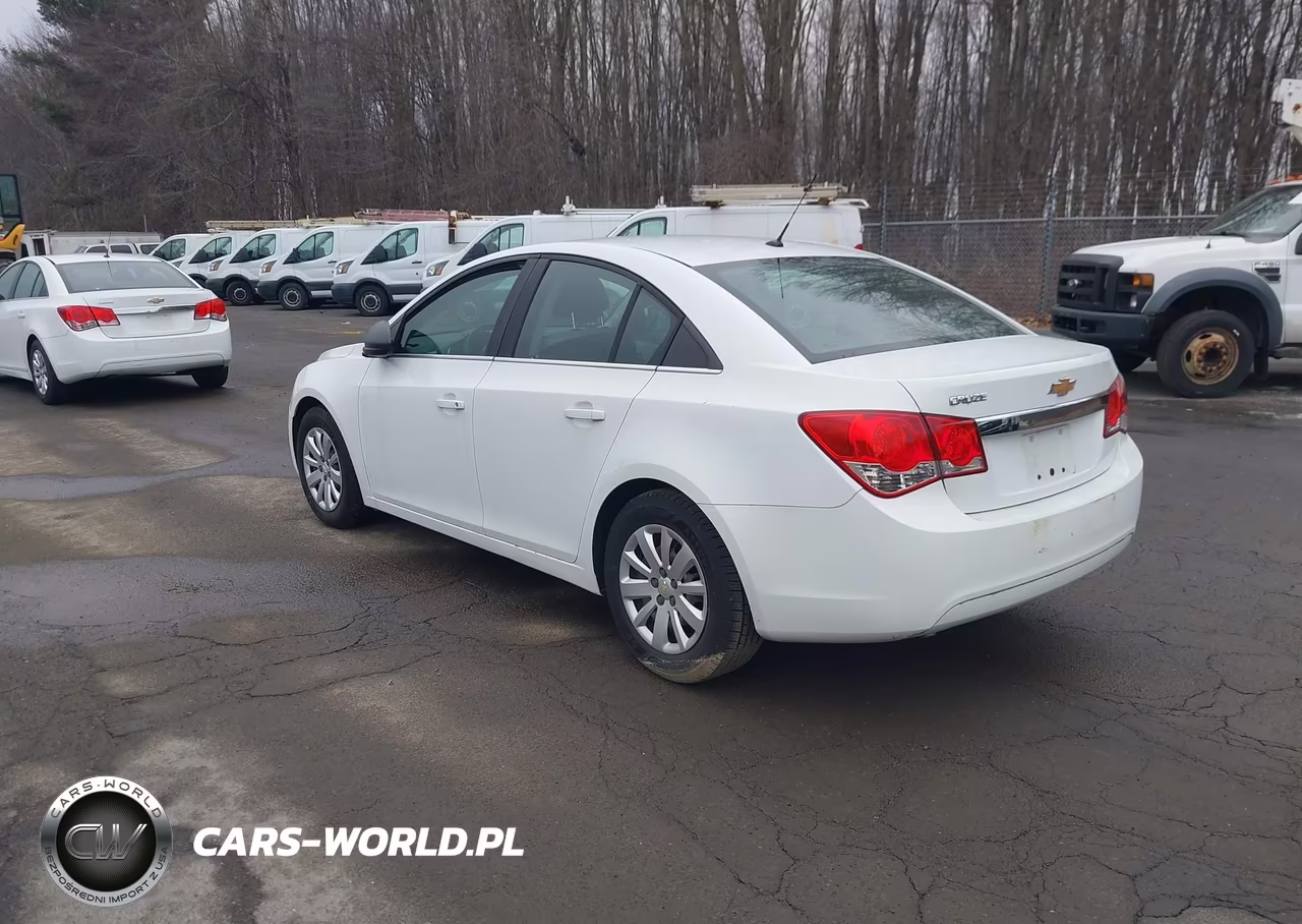2011 Chevrolet Cruze Ls VIN:1G1PC5SHXB7247986 - 3