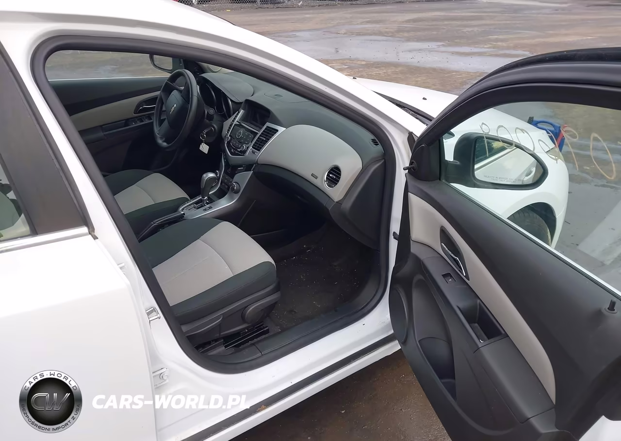 2011 Chevrolet Cruze Ls VIN:1G1PC5SHXB7247986 - 5