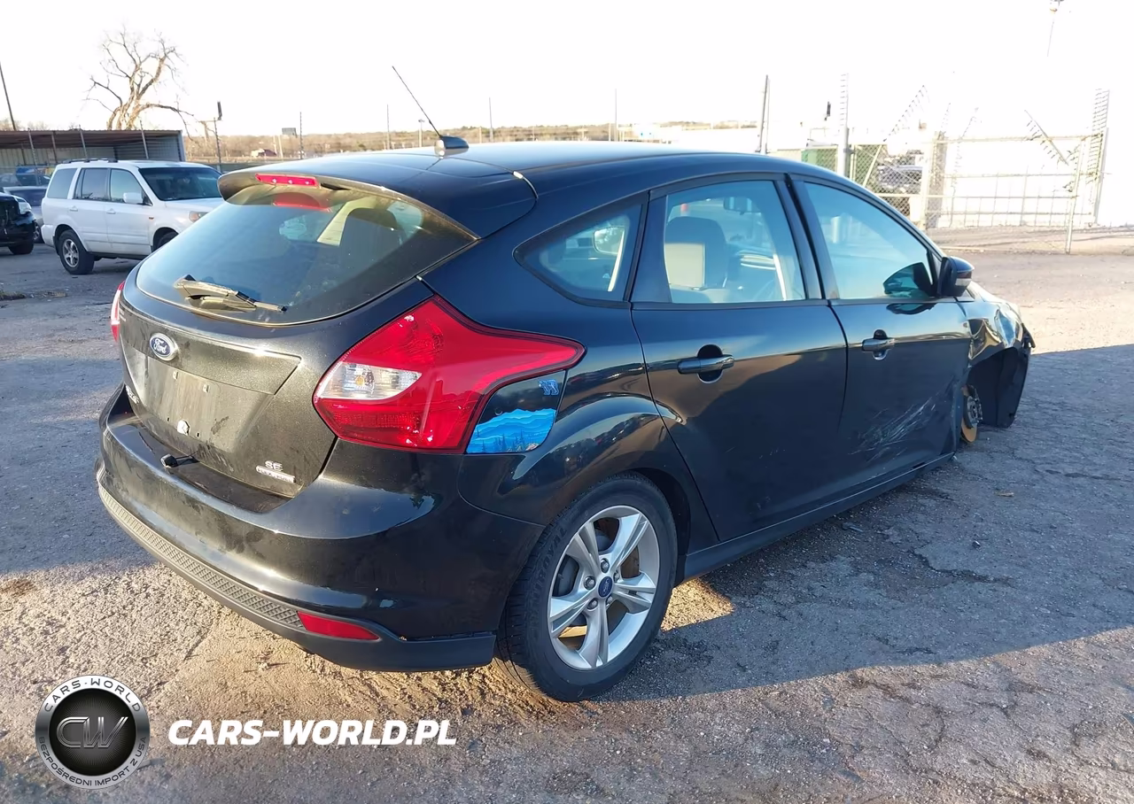 2013 Ford Focus Se VIN:1FADP3K25DL135885 - 4