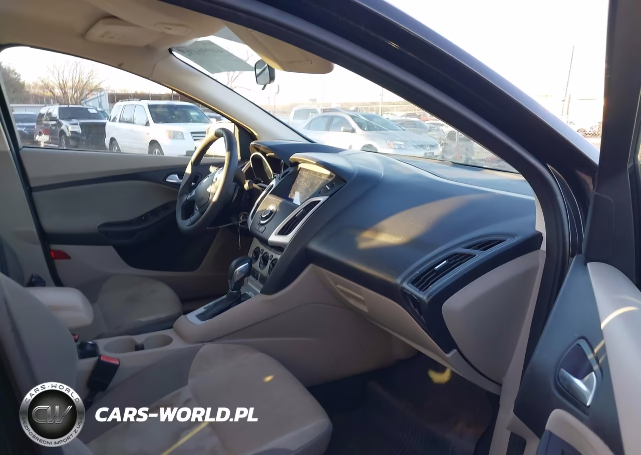 2013 Ford Focus Se VIN:1FADP3K25DL135885 - 5