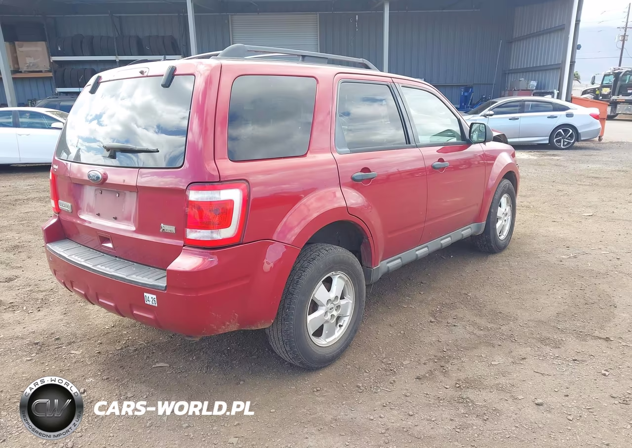 2010 Ford Escape Xlt VIN:1FMCU0DG7AKD45858 - 4