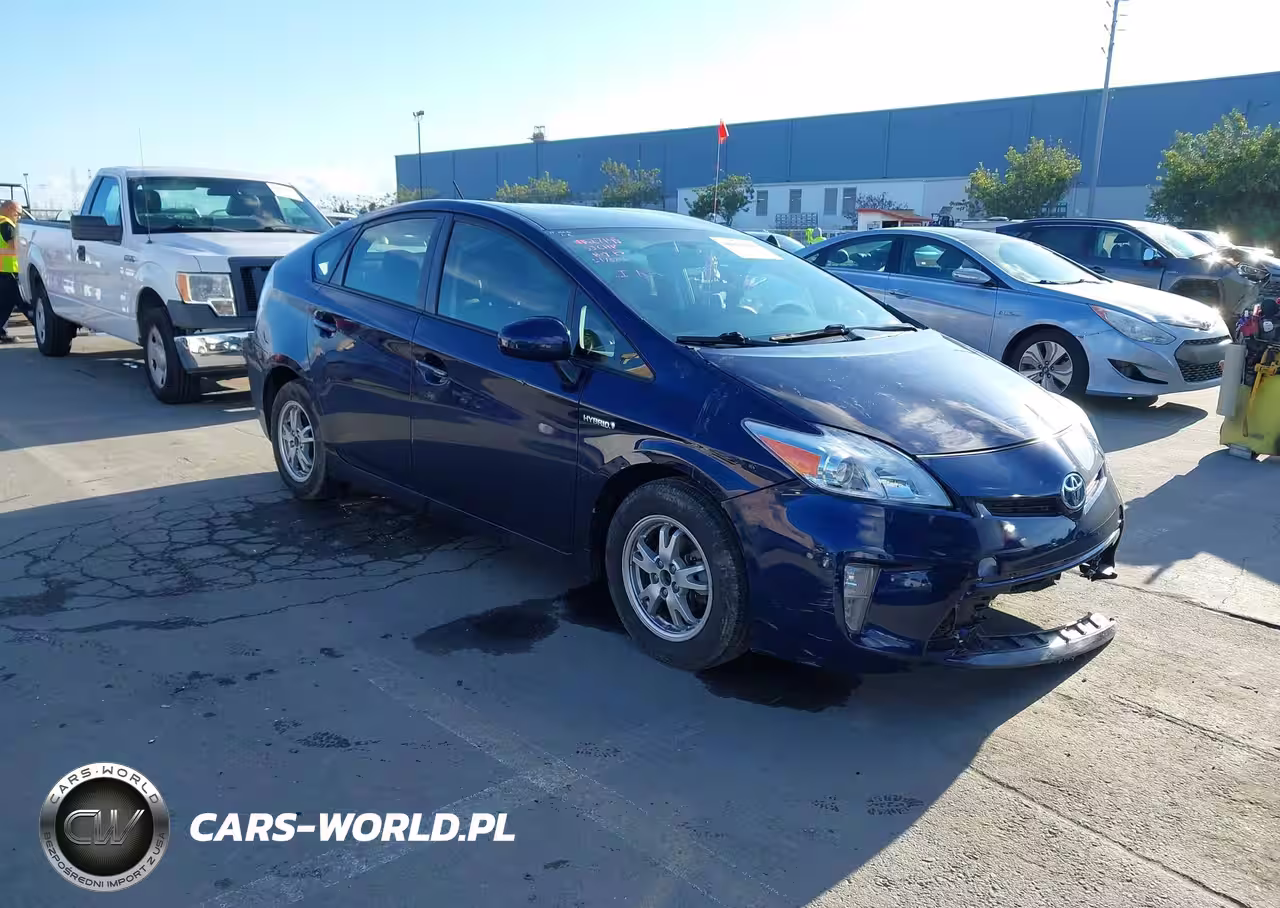 2015 TOYOTA PRIUS 