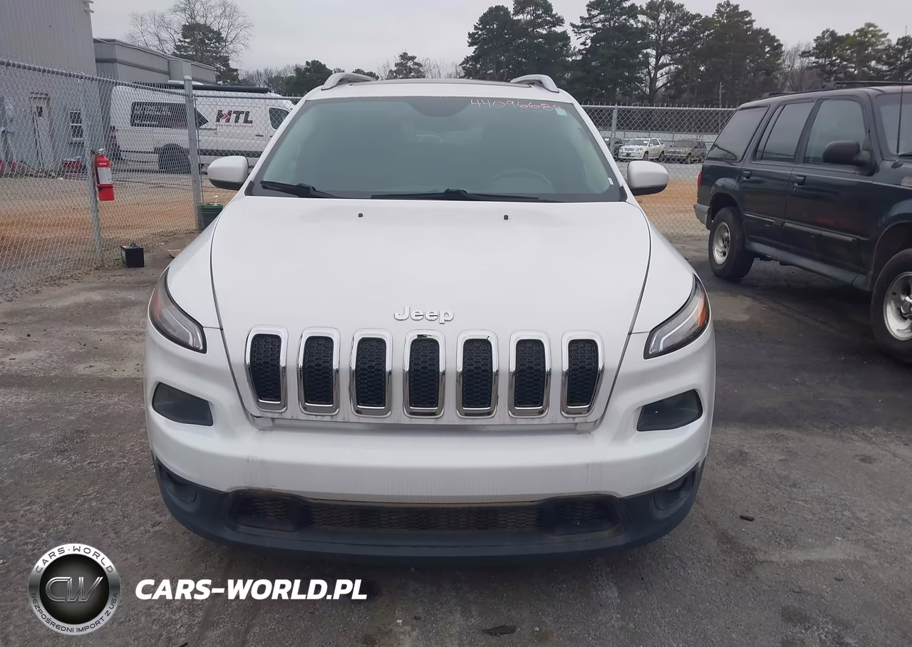 2016 Jeep Cherokee Latitude VIN:1C4PJLCS9GW107906 - 10