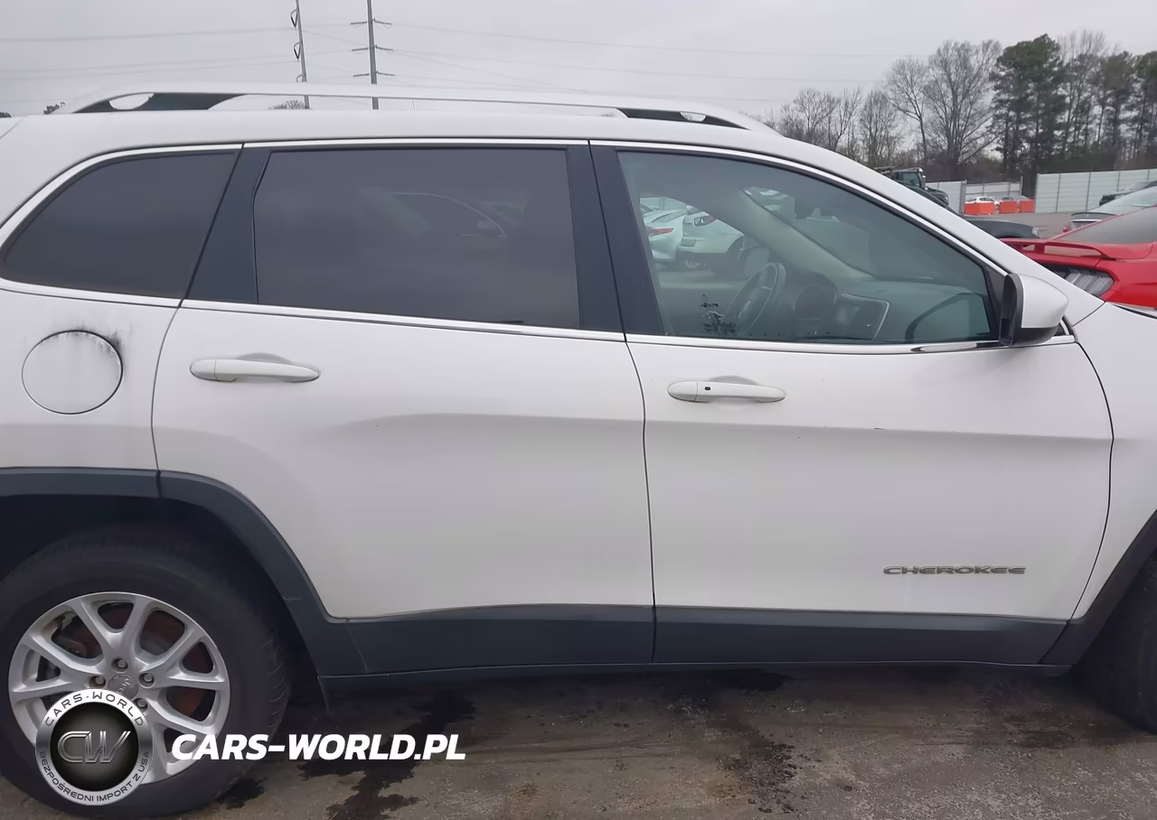 2016 Jeep Cherokee Latitude VIN:1C4PJLCS9GW107906 - 13